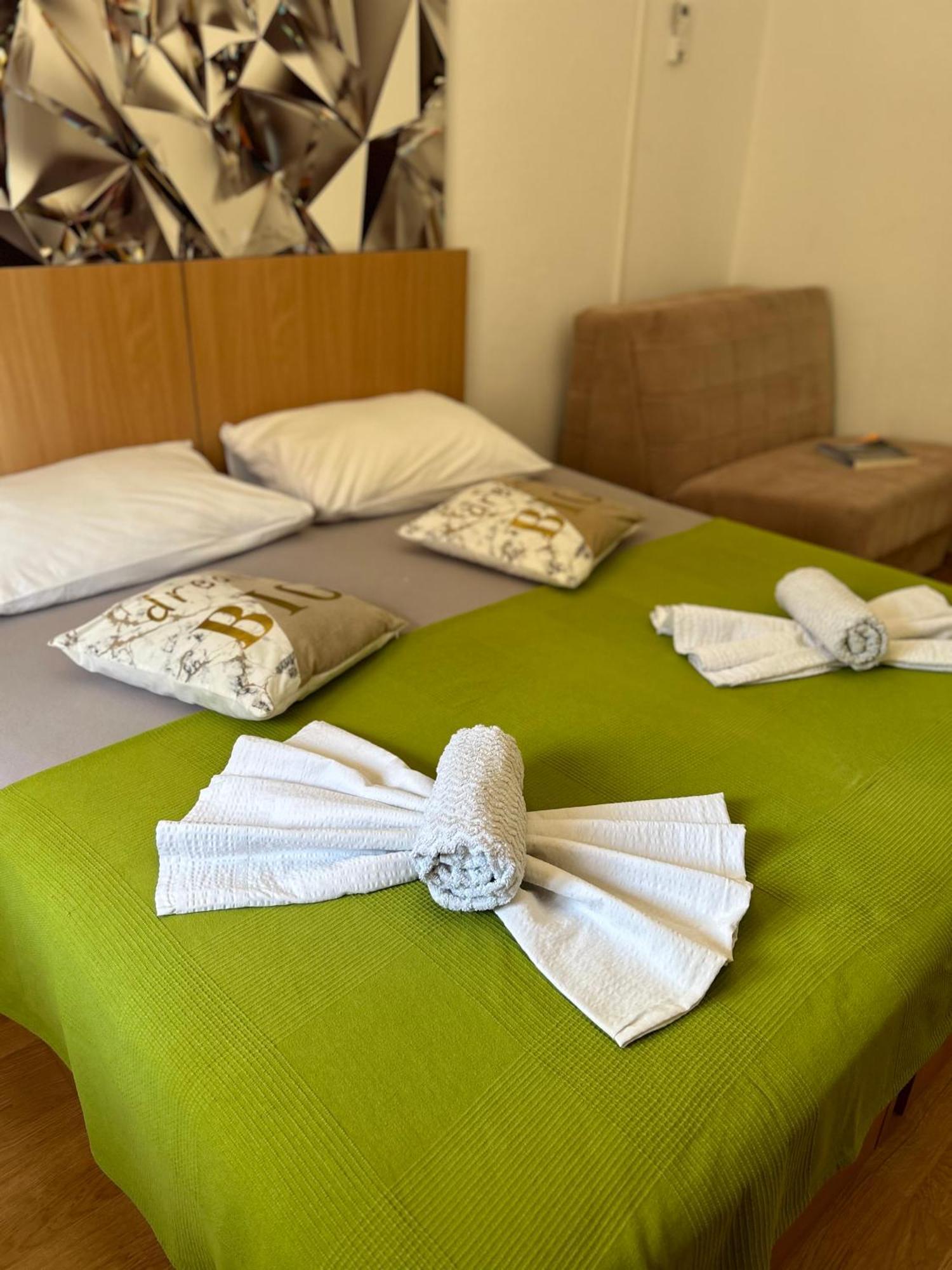 4 Sisters Apartments Gradac  Buitenkant foto