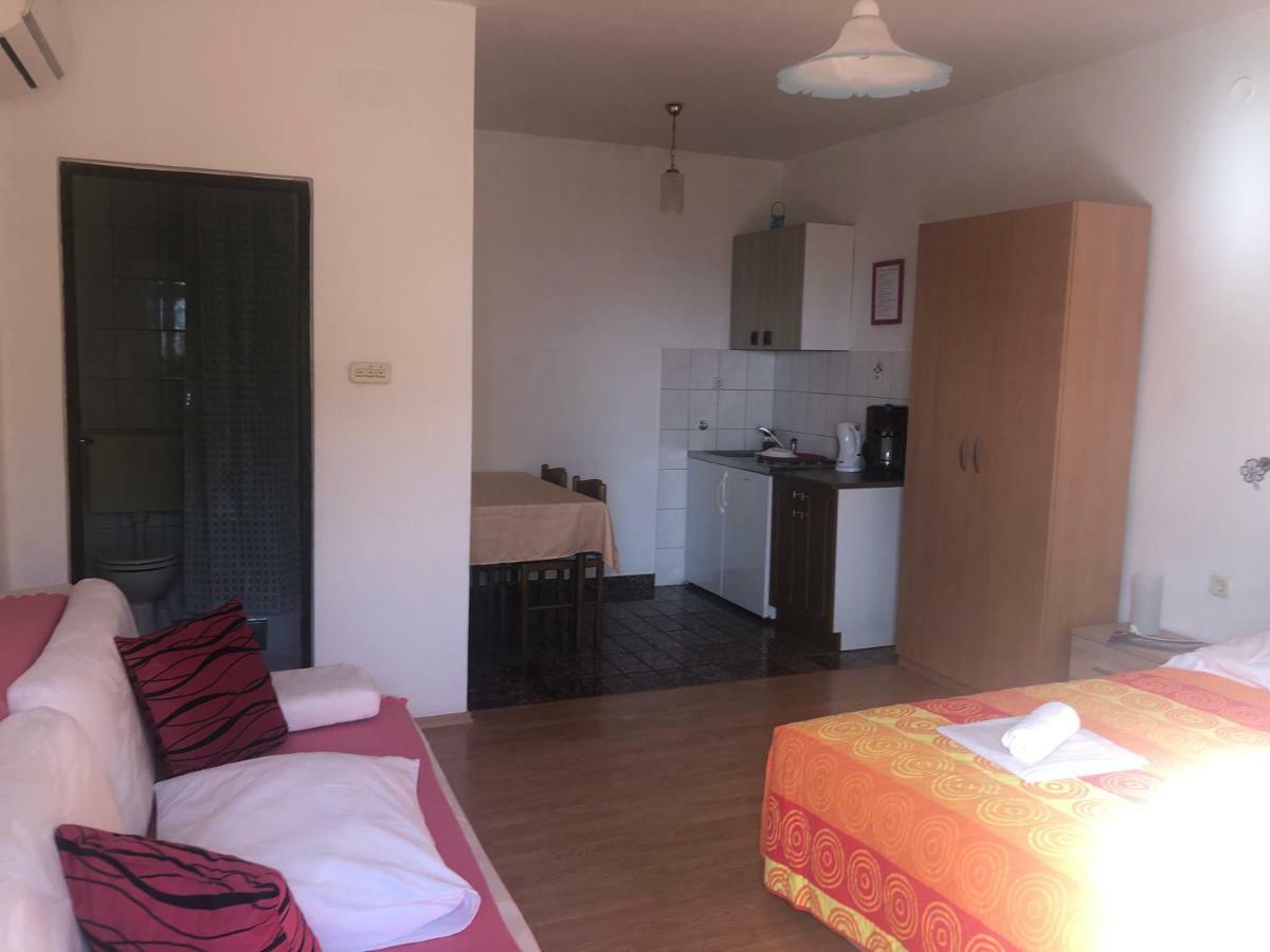 4 Sisters Apartments Gradac  Buitenkant foto