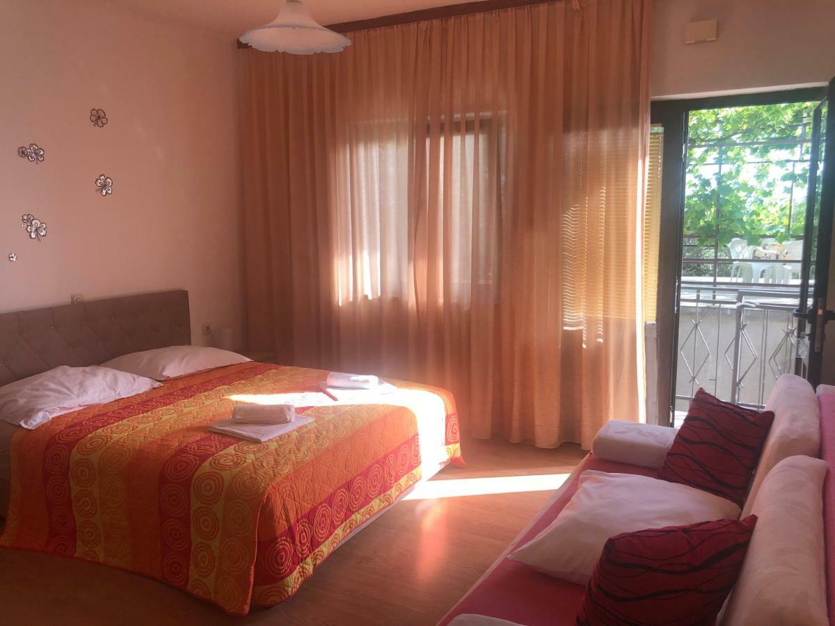 4 Sisters Apartments Gradac  Buitenkant foto